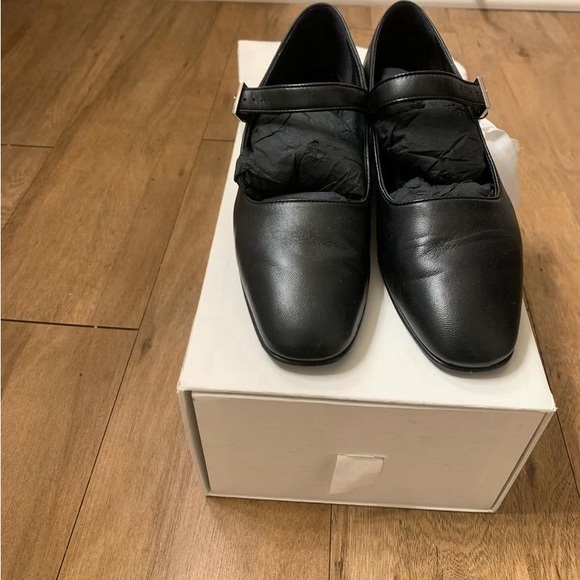The Row Ava Mary Janes 
COLOR: Black
SIZING: 36.5 - Picture 8 of 10